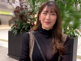 美乳巨乳でわがままボディなエロ娘とハメ撮り Gカップのたわわなおっぱいが最強むち感BODY 。乳も最高級なら顔も最高級。正常位や騎乗位で揺れまくるおっぱいがたまらなくエロい。https://