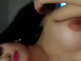 chinuchupa muna ni ate bago magkantutan