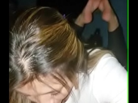 Mi esposa me da una mamada hasta que me venga